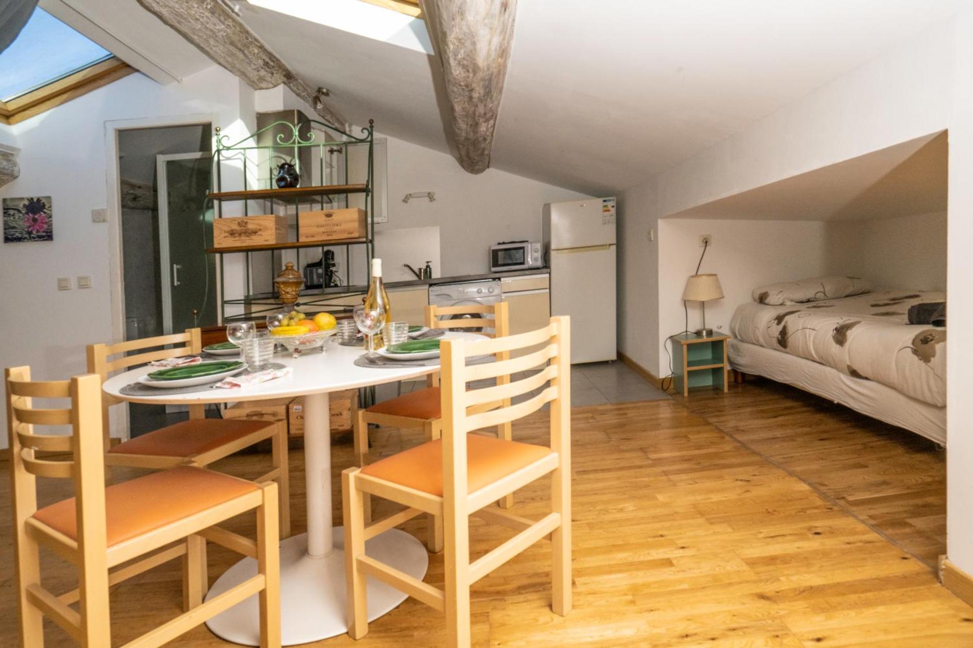 Saëns 7-T2 avec garage privé optionnel-Centre historique et plages à 16km ! Béziers Esterno foto